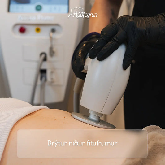 „Ultrasound fitueyðing hjá Húðfegrun með Accent Prime tækni frá Alma Lasers sem brýtur niður fitufrumur án skurðaðgerðar. Mynd notuð í vefverslun Húðfegrunar til að sýna örugga, sársaukalausa og varanlega fituminnkandi meðferð.“